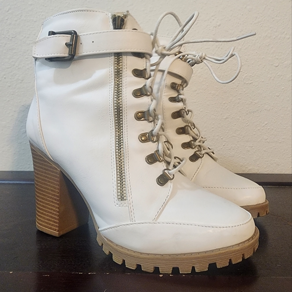 White heel boots